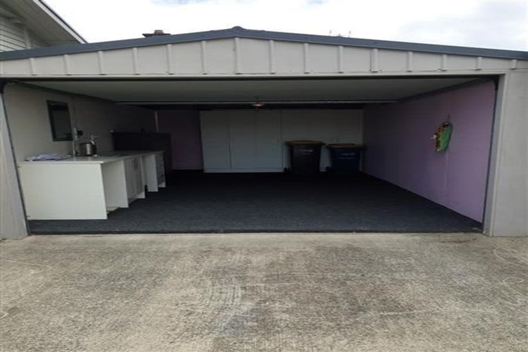 Photo of property in 1/65 Shakespeare Road, Milford, Auckland, 0620