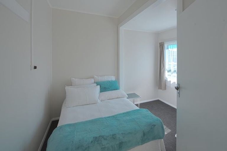 Photo of property in 8 Hinton Road, Taradale, Napier, 4112