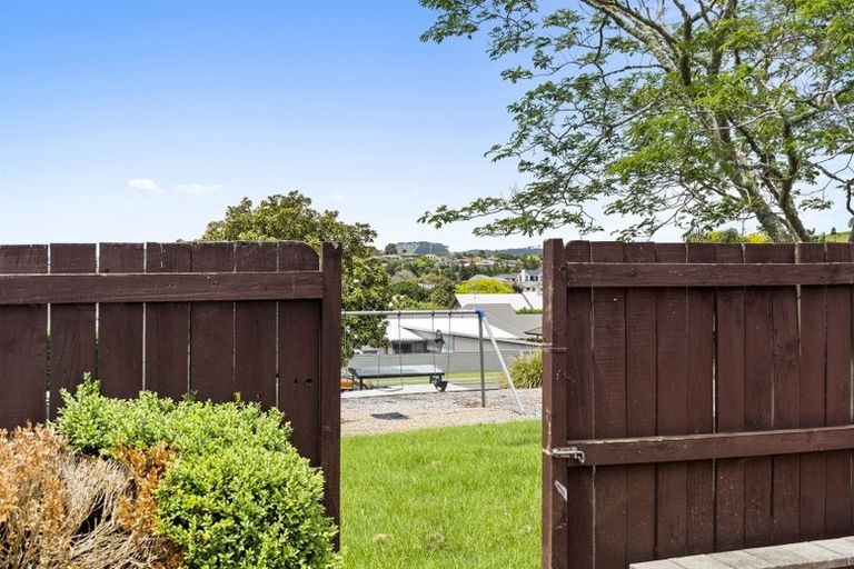 Photo of property in 10 Hannah Place, Ohauiti, Tauranga, 3112