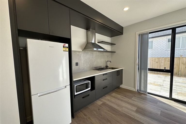 Photo of property in 3 Lumber Rise, Swanson, Auckland, 0614