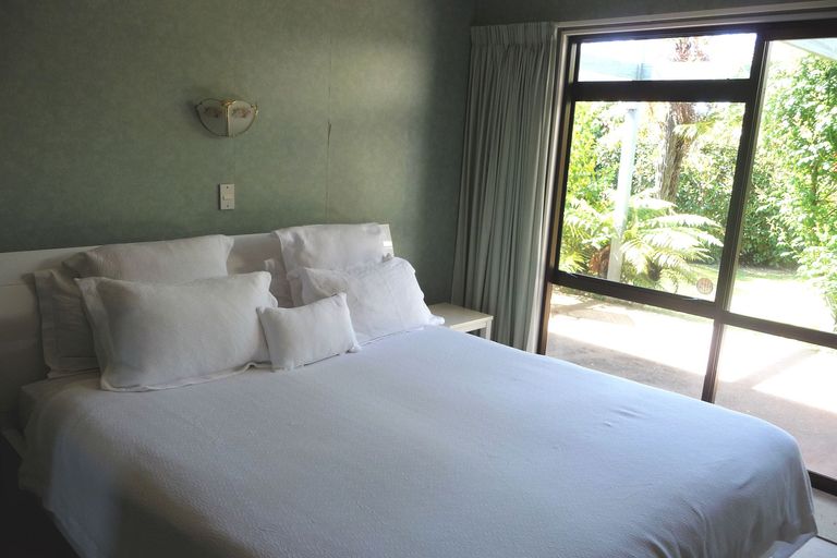 Photo of property in 2/5 Dorothy Drive, Acacia Bay, Taupo, 3330