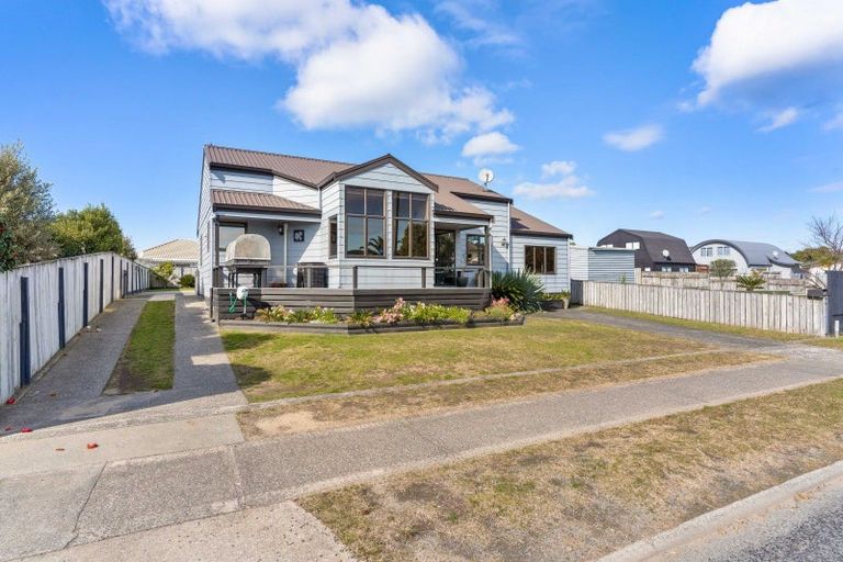 Photo of property in 204 Martyn Road, Whangamata, 3620