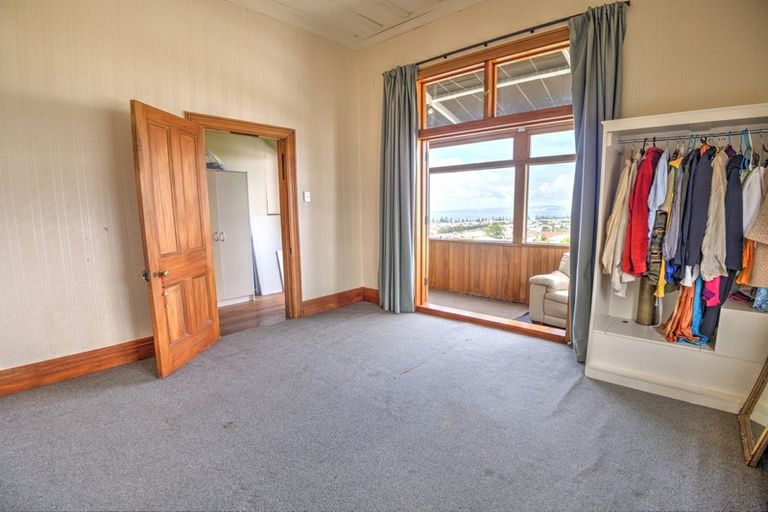 Photo of property in 30 Colenso Avenue, Hospital Hill, Napier, 4110