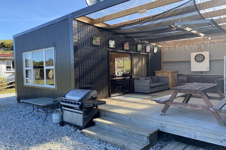 Photo of property in 11 Carrickfergus Street, Waikawa, Tokanui, 9884