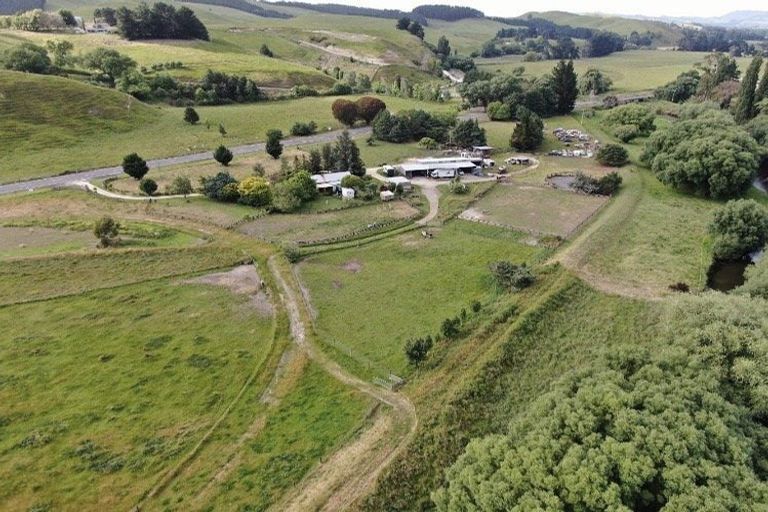 Photo of property in 2966 State Highway 2, Waipukurau, 4281