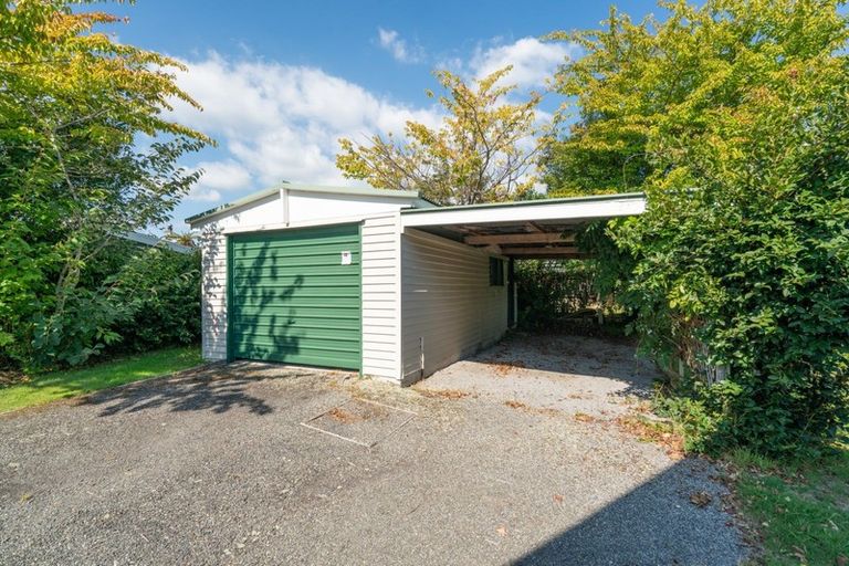 Photo of property in 32 Rainbow Drive, Rainbow Point, Taupo, 3330