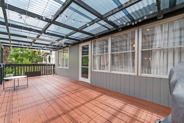 Photo of property in 25 Birdwood Road, Swanson, Auckland, 0612