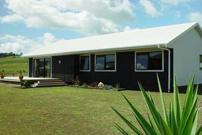 Photo of property in 31 Motukorure Parade, Cooks Beach, Whitianga, 3591
