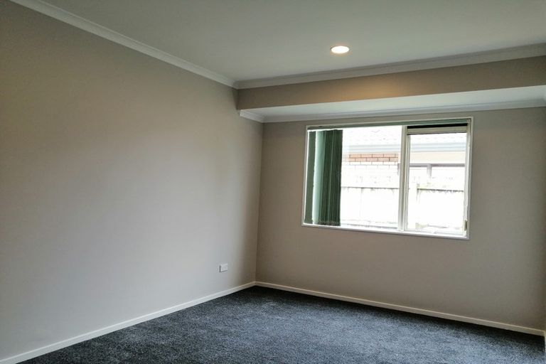 Photo of property in 12 Mellefont Close, East Tamaki Heights, Auckland, 2016