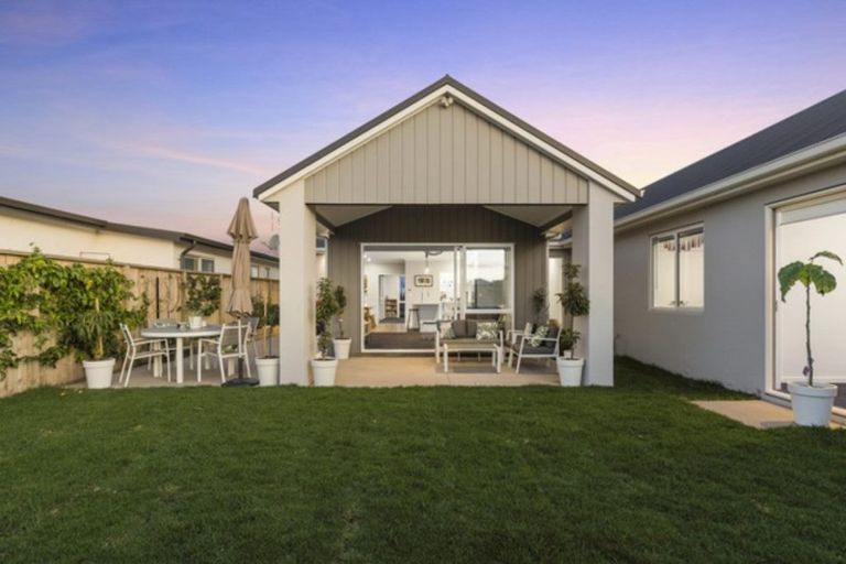 Photo of property in 124 Coast Boulevard, Papamoa Beach, Papamoa, 3118