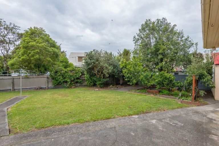 Photo of property in 35 Savage Crescent, West End, Palmerston North, 4412