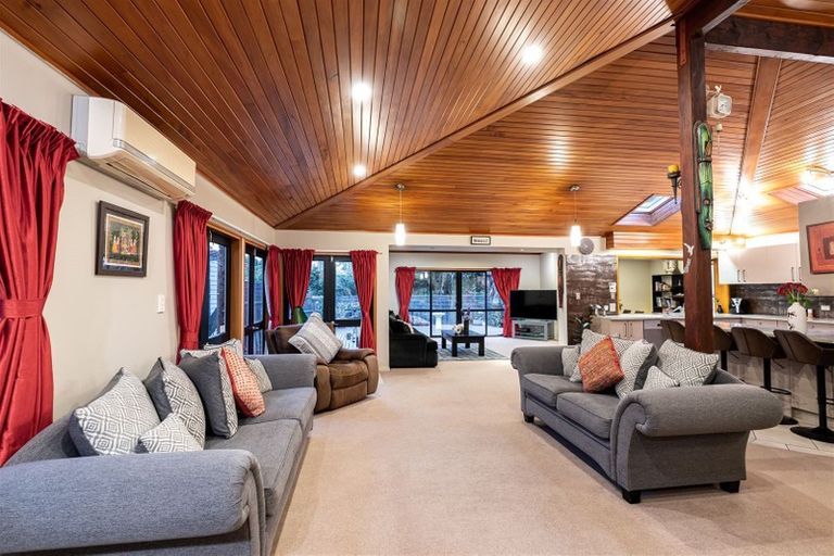 Photo of property in 19 Kitewao Street, Northcote, Auckland, 0627