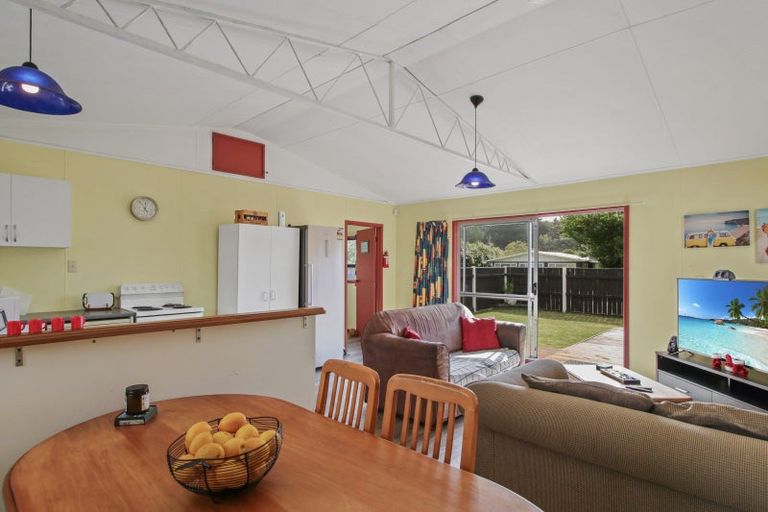 Photo of property in 83 Nash Parade, Foxton Beach, Foxton, 4815