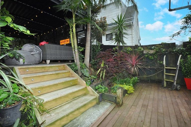 Photo of property in 136 Glamorgan Drive, Torbay, Auckland, 0630