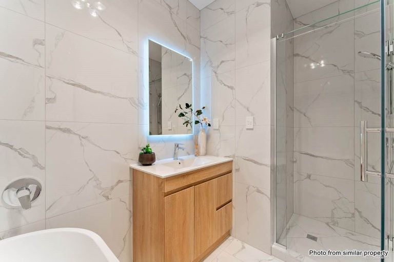 Photo of property in 16 Puhikawa Street, Massey, Auckland, 0614