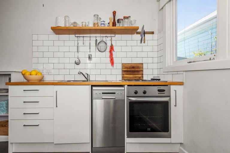 Photo of property in 95 Wellesley Road, Napier South, Napier, 4110