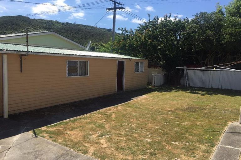 Photo of property in 384 Cambridge Terrace, Naenae, Lower Hutt, 5011