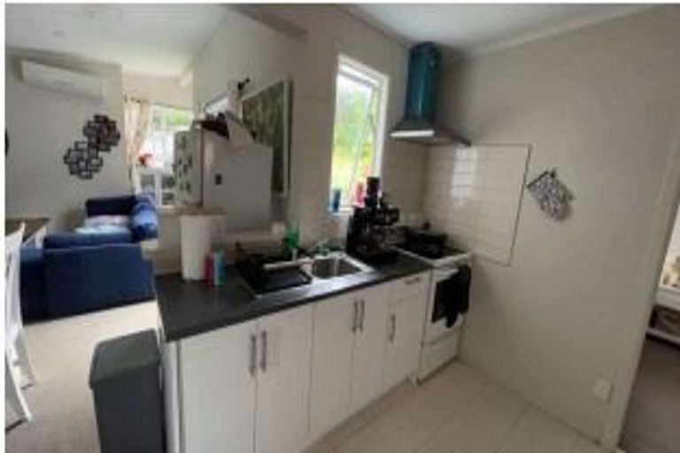 Photo of property in 1/728 Beach Road, Browns Bay, Auckland, 0630