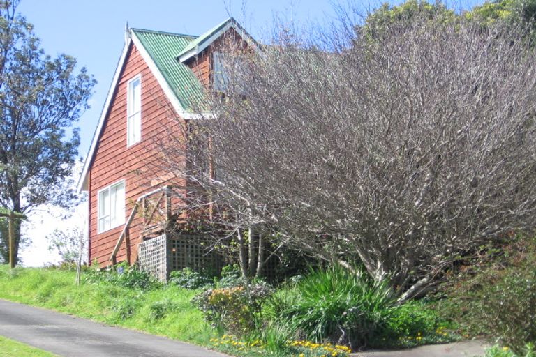 Photo of property in 12 Rewa Place, Russell, 0202