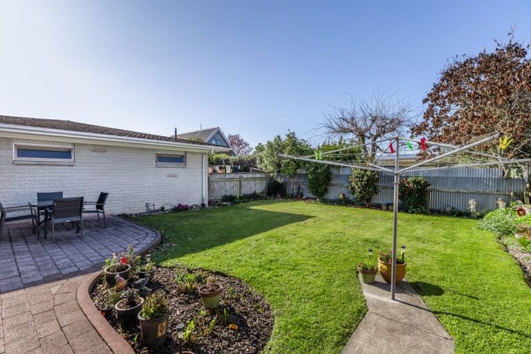 Photo of property in 2/208 Wolseley Street, Mayfair, Hastings, 4122