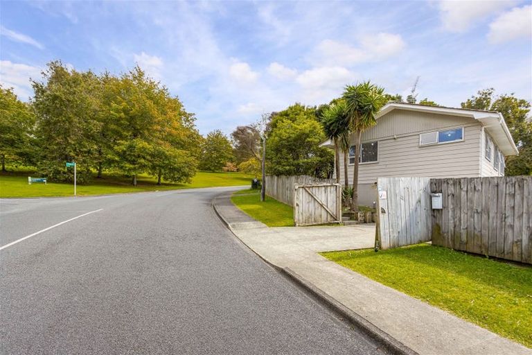 Photo of property in 98 Reynella Drive, Massey, Auckland, 0614