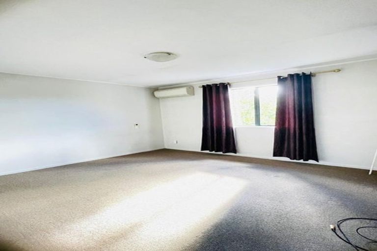 Photo of property in 1/26 Ludlow Terrace, Totara Vale, Auckland, 0627