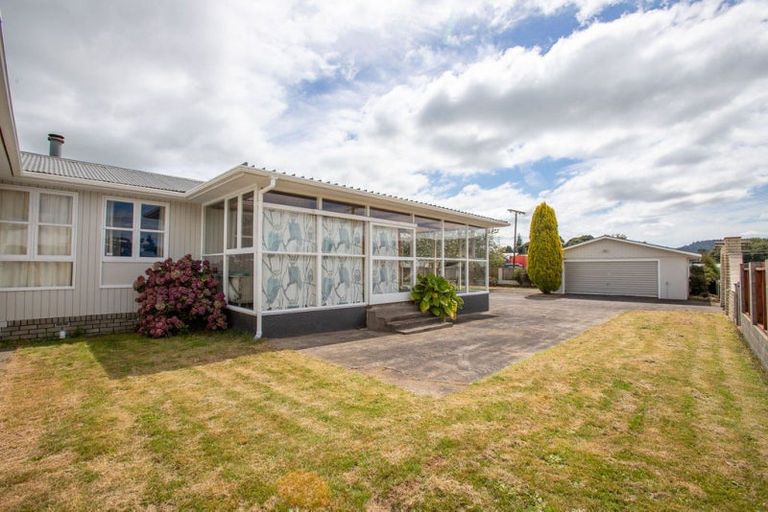 Photo of property in 16 Moore Street, Ohakune, 4625