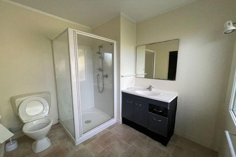 Photo of property in 60b Te Atatu Road, Te Atatu South, Auckland, 0610