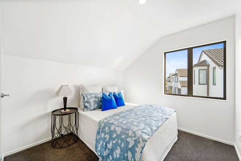 Photo of property in 1/64 Schnapper Rock Road, Schnapper Rock, Auckland, 0632