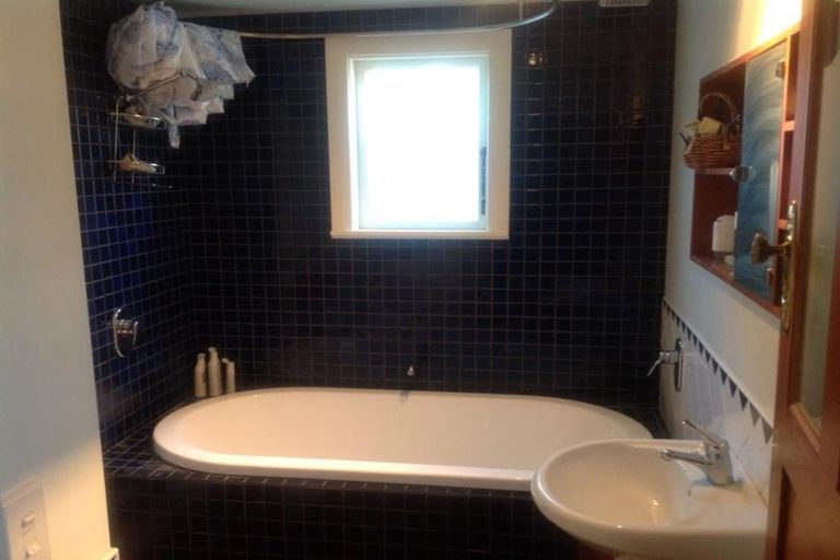 Photo of property in 36 Apu Crescent, Lyall Bay, Wellington, 6022