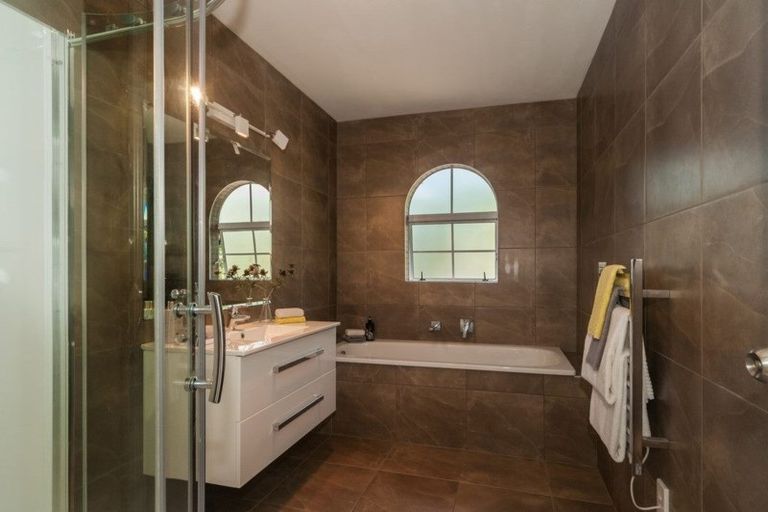 Photo of property in 24 Venus Place, Half Moon Bay, Auckland, 2012