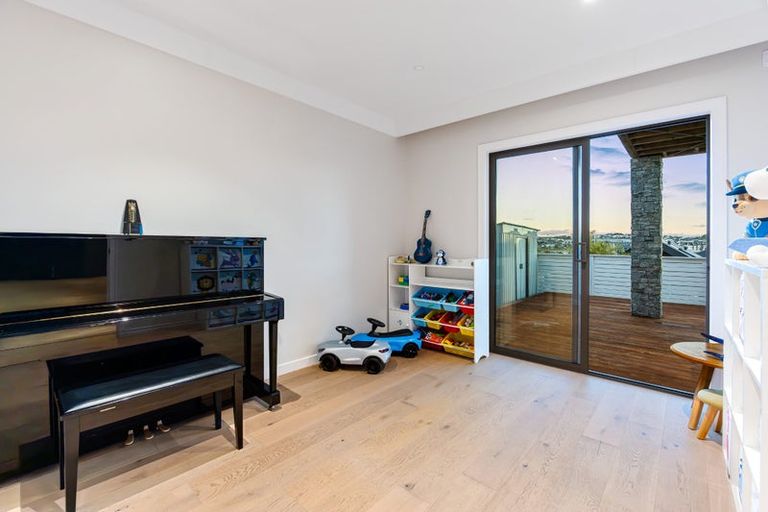 Photo of property in 4 Hanikura Street, Long Bay, Auckland, 0630