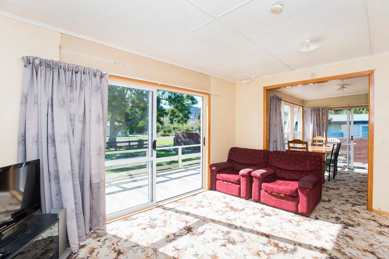 Photo of property in 29 Ioapa Road, Te Karaka, 4022