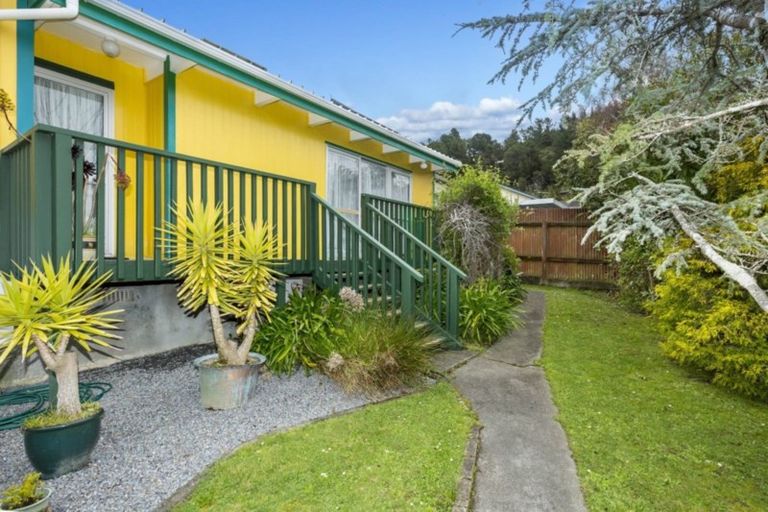 Photo of property in 97 Field Street, Silverstream, Upper Hutt, 5019