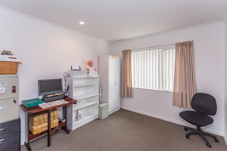 Photo of property in 12 Belle Maison Court, Levin, 5510