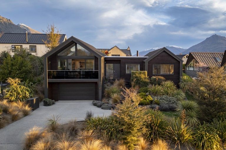 Photo of property in 37 Mcadam Drive, Jacks Point, Queenstown, 9371