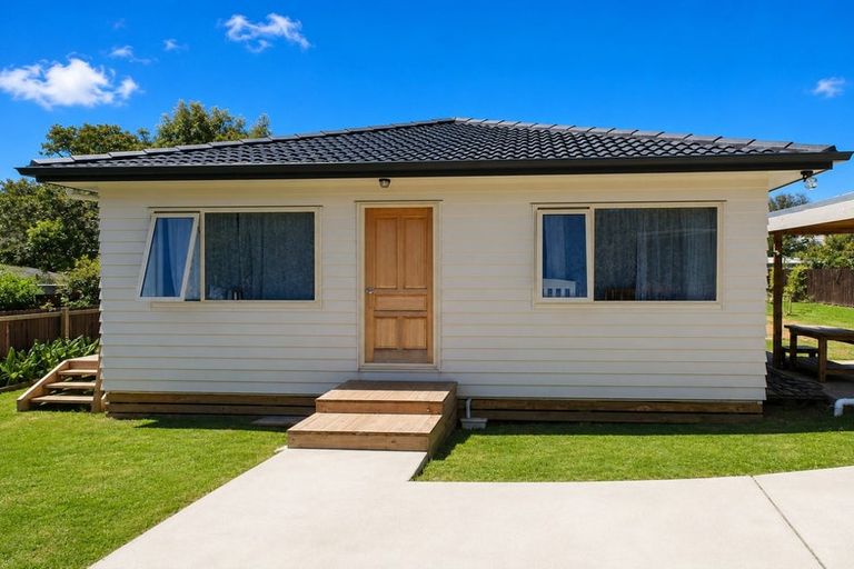 Photo of property in 613 Massey Road, Mangere, Auckland, 2022