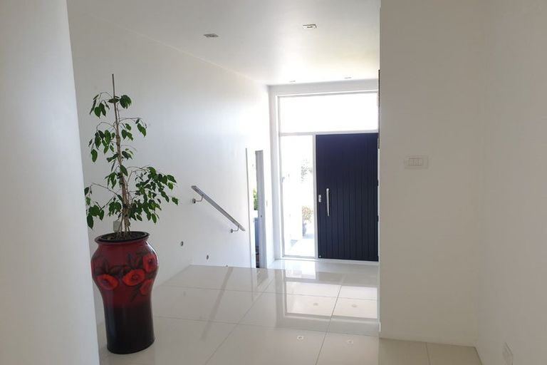 Photo of property in 72 Churchill Road, Murrays Bay, Auckland, 0630