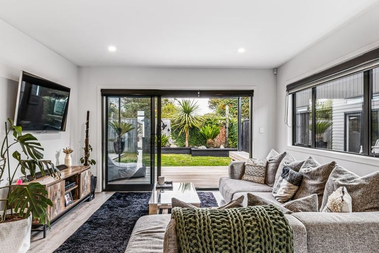 Photo of property in 11 Makete Crescent, Hobsonville, Auckland, 0618