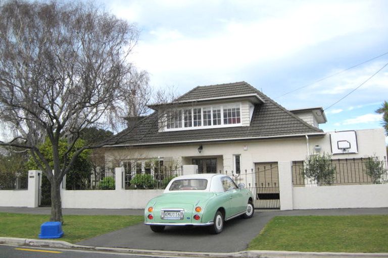 Photo of property in 28 Wycolla Avenue, Saint Clair, Dunedin, 9012