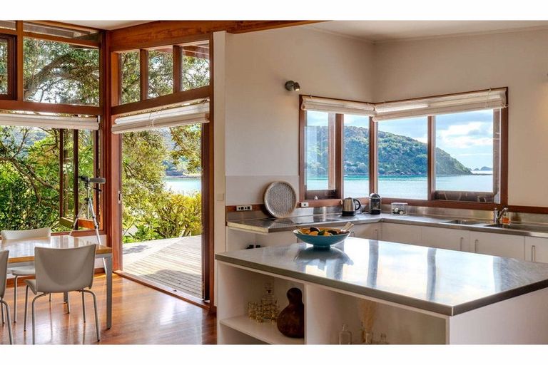 Photo of property in 135 Long Beach Road, Russell, 0202