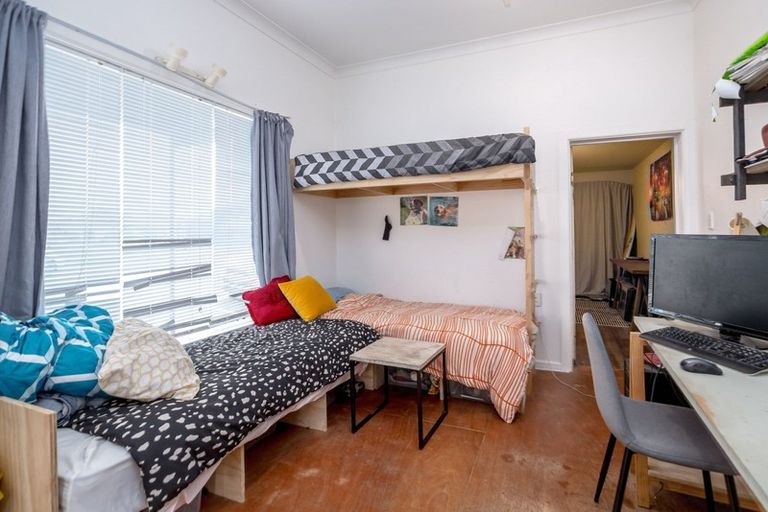 Photo of property in 36 Jellicoe Street, Martinborough, 5711