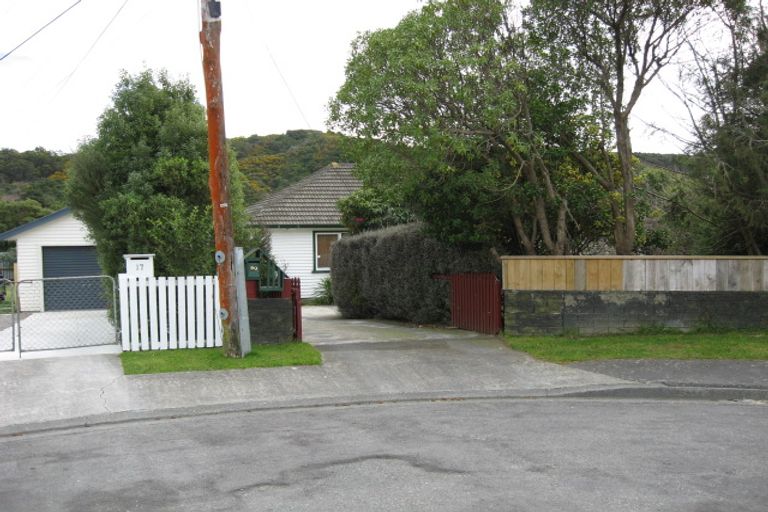Photo of property in 20 Hunt Street, Wainuiomata, Lower Hutt, 5014