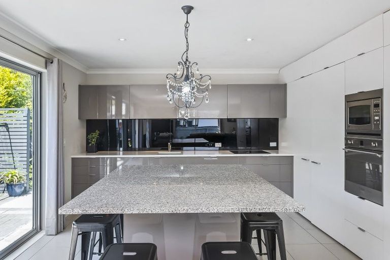 Photo of property in 185 Te Moana Road, Waikanae, 5036