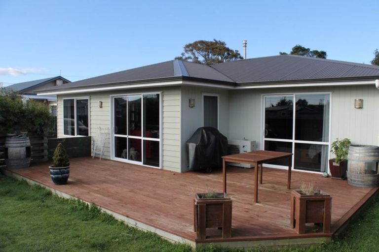 Photo of property in 24 Peel Street, Westport, 7825