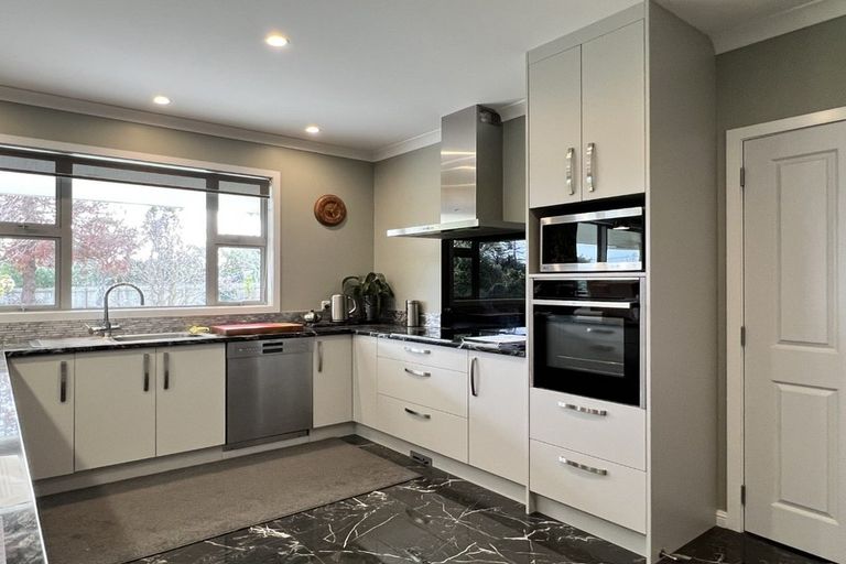 Photo of property in 3-9 Seddon Street, Waikanae, 5036