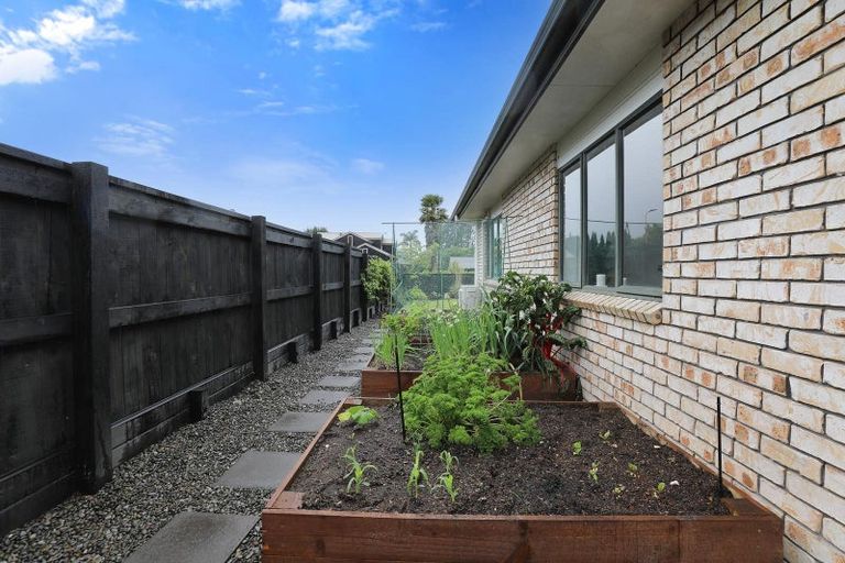 Photo of property in 29 Caulfield Place, Pukehangi, Rotorua, 3015