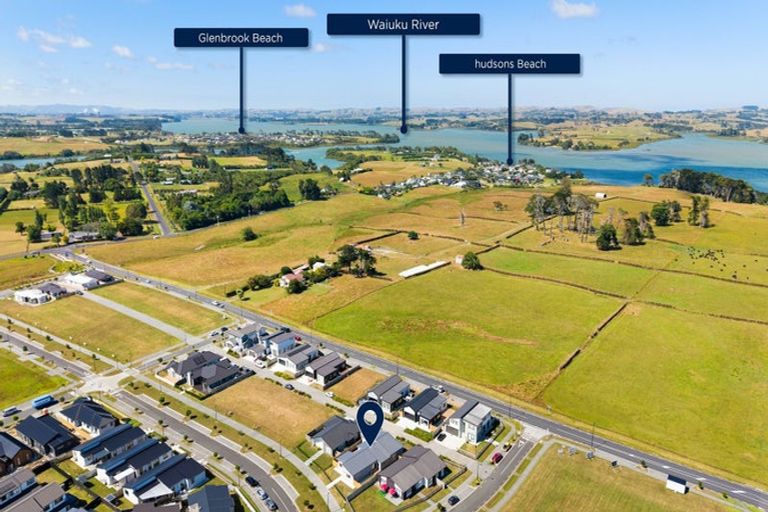 Photo of property in 17 Uatoto Road, Clarks Beach, 2122