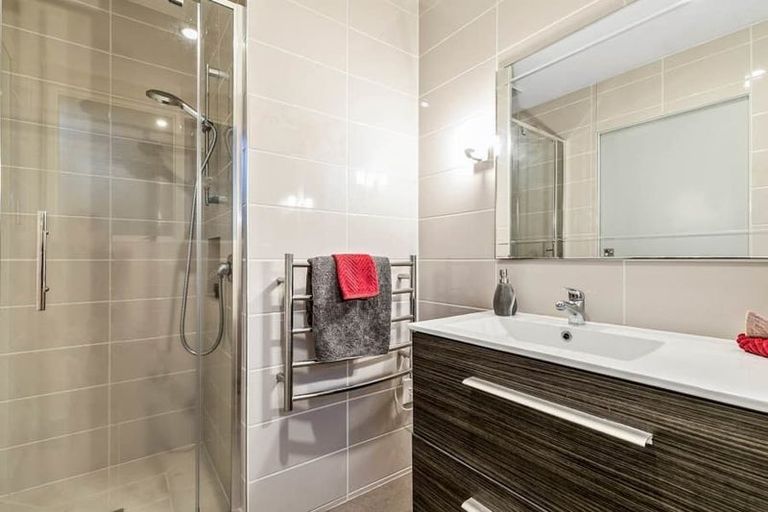 Photo of property in 951 East Coast Road, Torbay, Auckland, 0630