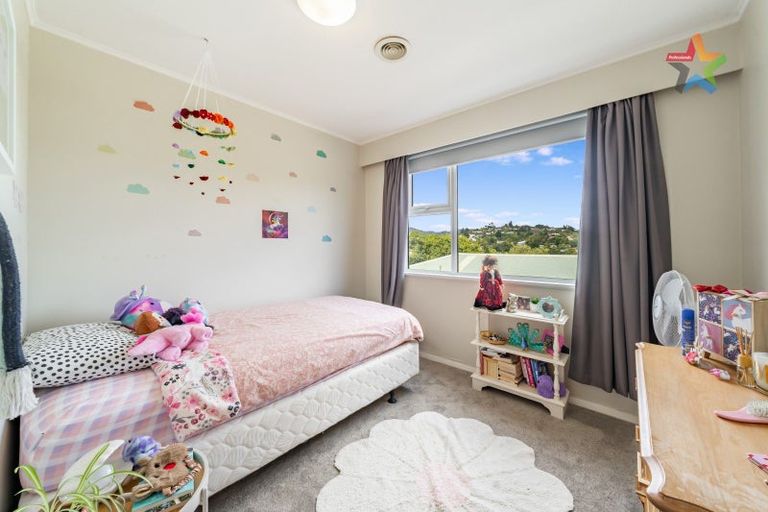 Photo of property in 11 Manor Drive, Stokes Valley, Lower Hutt, 5019